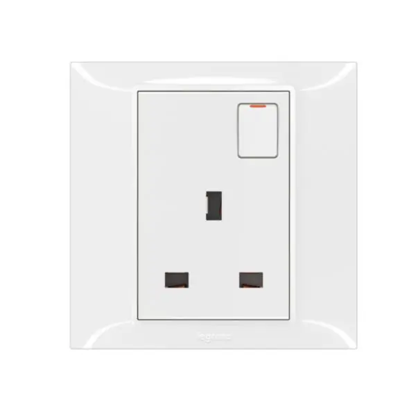 Single Switched Socket White Legrand 13A SP